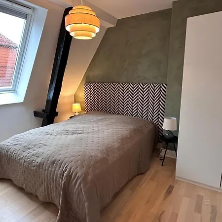 Management Lov Apartman *