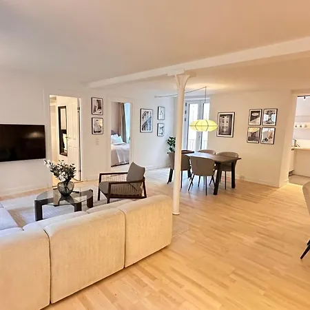 Apartment Lovstraede From 1 To 6 - Carolinas *