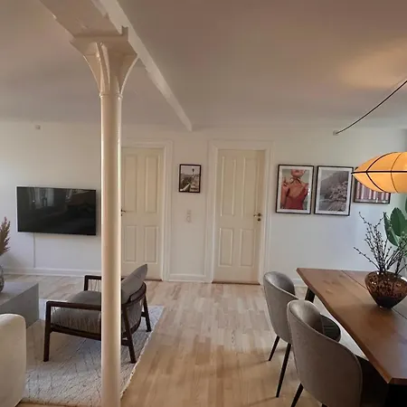 Apartment Lovstraede From 1 To 6 - Carolinas *