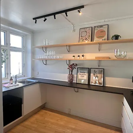 Apartment Lovstraede From 1 To 6 - Carolinas *