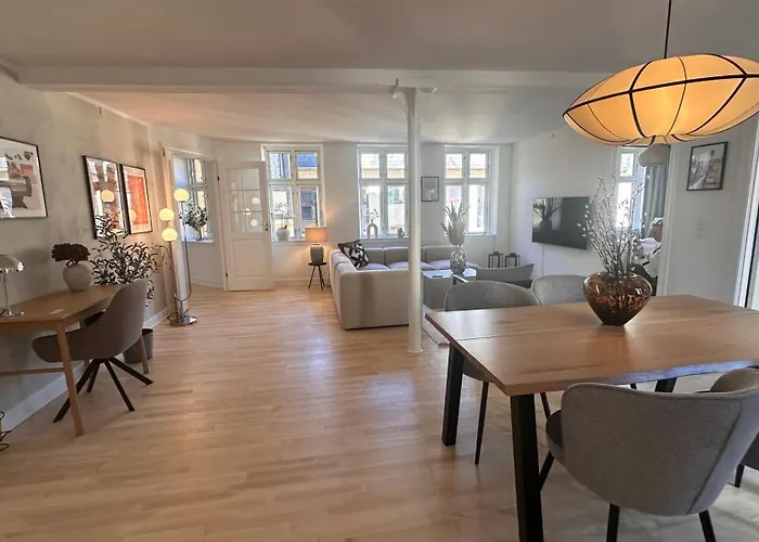 Management Lov * Копенгаген