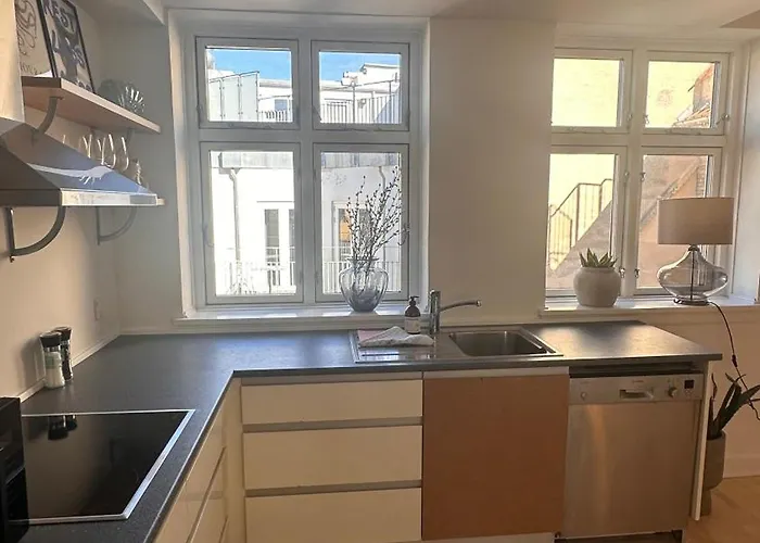 Management Lov * Κοπεγχάγη